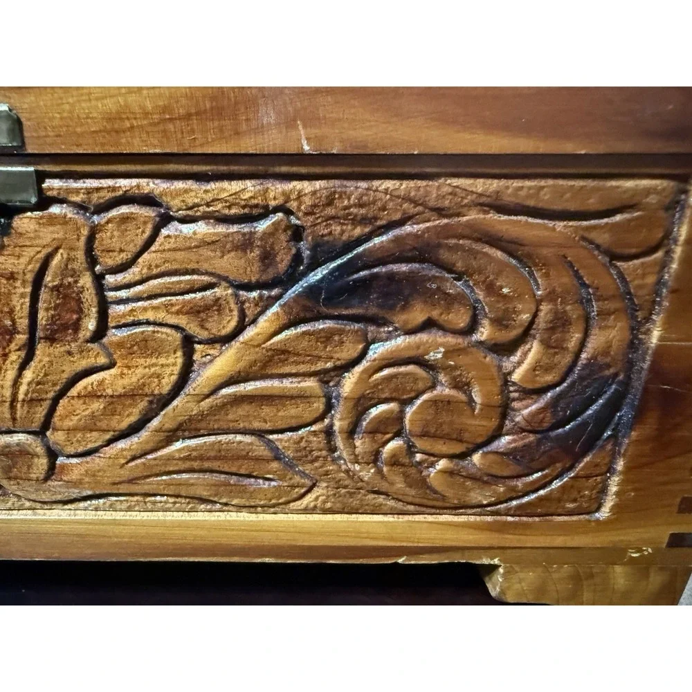 Vintage wood carved jewelry box scene on top mirror lock 11x4.5x6